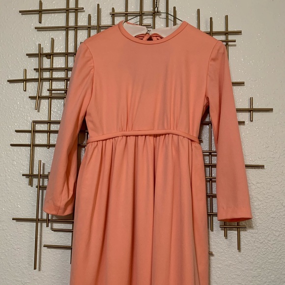 Vintage 70s Peach Long Sleeved Dress - Picture 4 of 7